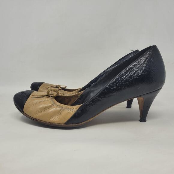 Chanel Heels EU36 US6 Black Tan Leather 2008 CC Logo Old Money Bow Pumps Luxury - Picture 10 of 13
